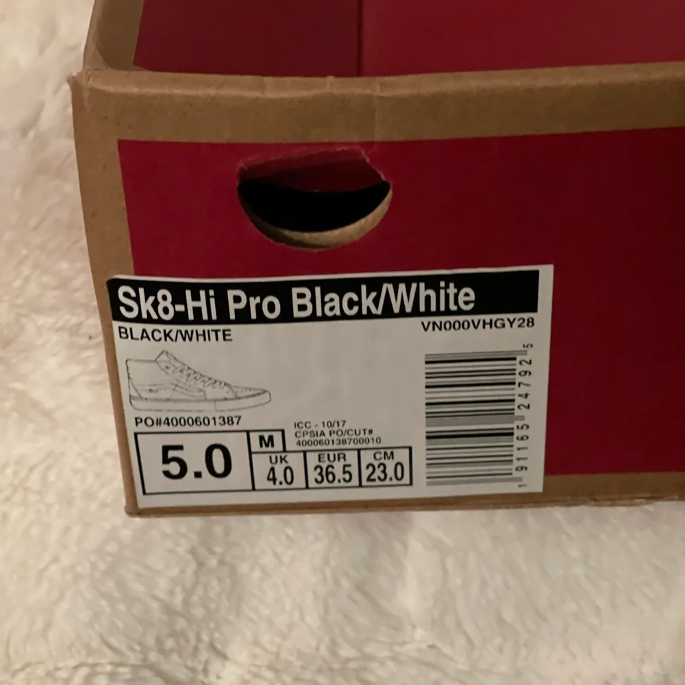 BNWT VANS HI PRO BLACK/WHITE - Picture 2 of 6